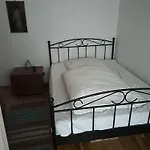 Au Wohnung