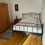 Au Wohnung